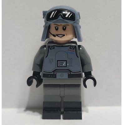 Figurine General Maximillian Veers, Sand Blue Helmet with Visor, Black Boots du set 75313