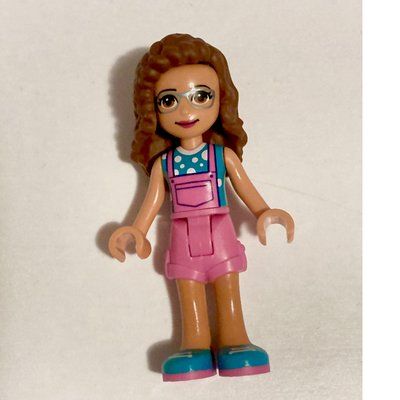 Figurine Olivia - Dark Turquoise Top, Dark Pink Overall du set 41707