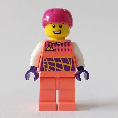 Figurine Cyclist, Coral Racing Suit, Magenta Bike Helmet du set 60337