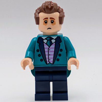 Minifigur Dark Turquoise Torso, Dark Blue Legs, Reddish Brown Hair aus Set 40521