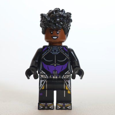 Minifigura Shuri - Black Panther Suit, Hair del set 76211