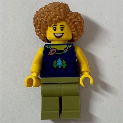 Minifigura Woman, Dark Blue Top, Olive Green Legs, Medium Nougat Hair del set 60386