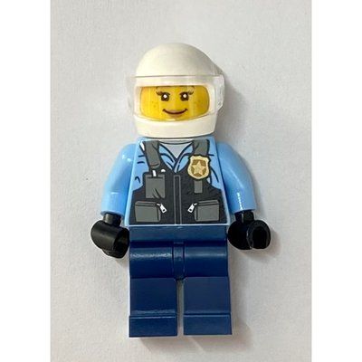 Figurine Policewoman, Bright Light Blue Shirt, Dark Blue Legs, White Helmet an Visor du set 60392