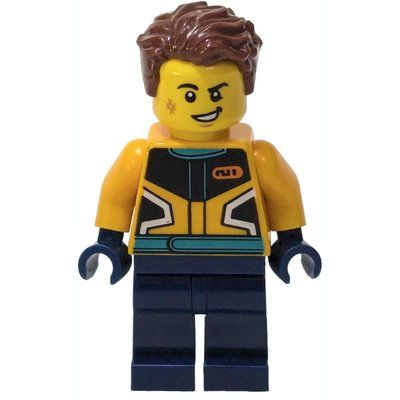 Minifigurka Racer, Orange and Dark Blue Race Suit, Reddish Brown Hair z zestawu 60389
