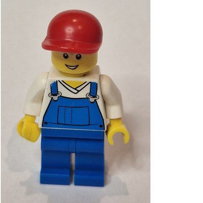 Minifiguur Man, Blue Overalls over White V-Neck Shirt, Red Cap, Glasses, 3626cpr0646 Head uit set 3221