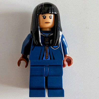 Minifiguur Cho Chang - Dark Blue Quidditch Uniform uit set 30651