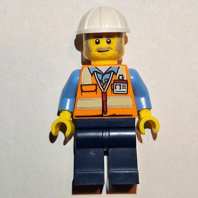 Figurine Construction Worker, Foreman - Orange Torso, Dark Blue Legs, White Helmet du set 910008