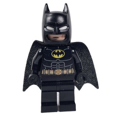 Minifigure Batman, Black Suit, Black Cape and Cowl, Yellow Batman Logo, White Goggles (37157 Cape) del set 76252