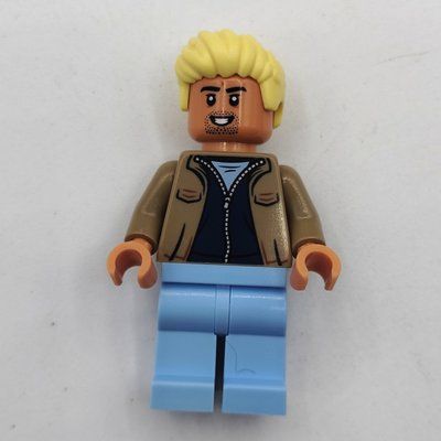 Minifigur Soccer Fan, Dark Tan Jacket, Bright Light Yellow Hair aus Set 40634