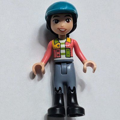 Figurine Liann - Lime and Coral Shirt, Sand Blue Pants with Black Boots du set 42634