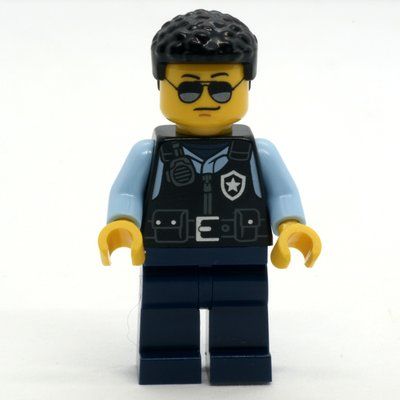 Minifigure Police Officer - Black Torso, Dark Blue Legs, Short Black Hair del set 60418
