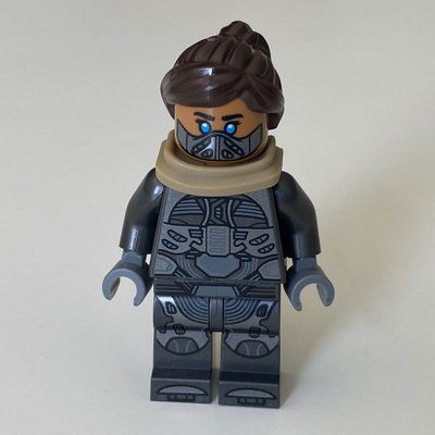 Minifigure Chani from set 10327