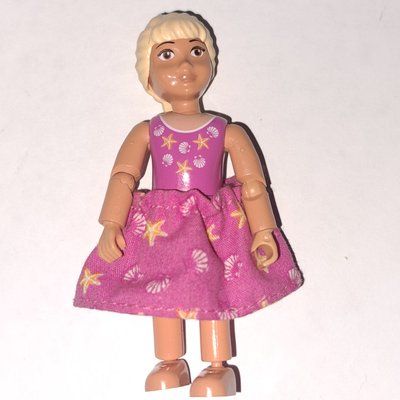 Minifiguur Belville Figure, Girl, Medium Dark Pink Skirt, Bows, and Headbands uit set 5847