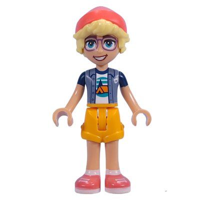 Figurine Olly - Adventure Camp, Bright Light Orange Shorts, Coral Beanie du set 42631