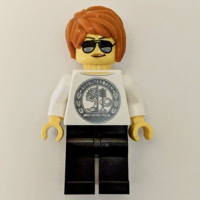 Minifiguur Race Driver - White Torso, Black Legs, Dark Orange Hair uit set 76924