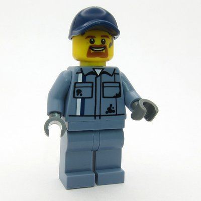 Minifigur Mechanic, Sand Blue Overalls, Dark Blue Cap aus Set 60435