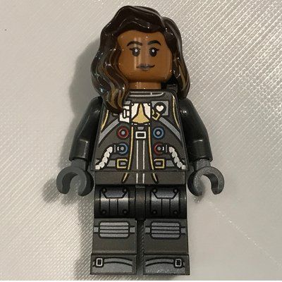Minifigure Helen Lasichanh del set 10391