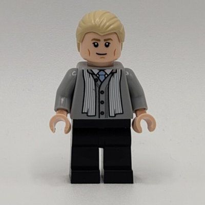 Figurine Carlisle Cullen du set 21354