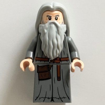 Minifigurka Gandalf the Grey, Light Bluish Grey Hair z zestawu 10367