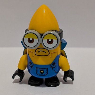 Minifigura Mega Minon Gus, Yellow Arms del set 75581