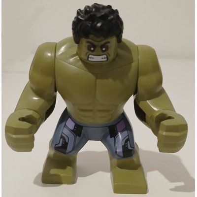Minifiguur Hulk (Big Fig), Olive Green, Black Hair, Removable Head, Sand Blue Pants, Red Eyes uit set 76343