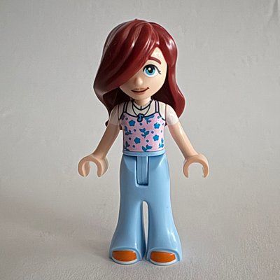 Minifigure Paisley, Lavender Top, Bright Light Blue Pants del set 42692