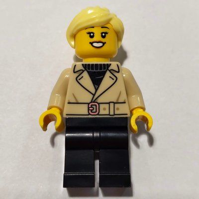 Figurine Hiker, Tan Coat, Black Legs, Bright Light Yellow Hair du set 910058