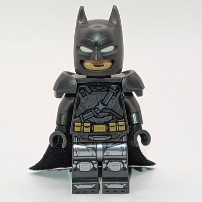 Figurine Batman, Pearl Titanium Suit, Black Cape (Synderverse) du set 76331
