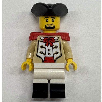 Minifigure Marine, Male, Red Epaulette, Black Tricorn del set 910059