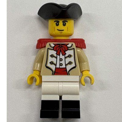 Minifigure Marine, Male, Red Epaulette, Black Tricorn del set 910059