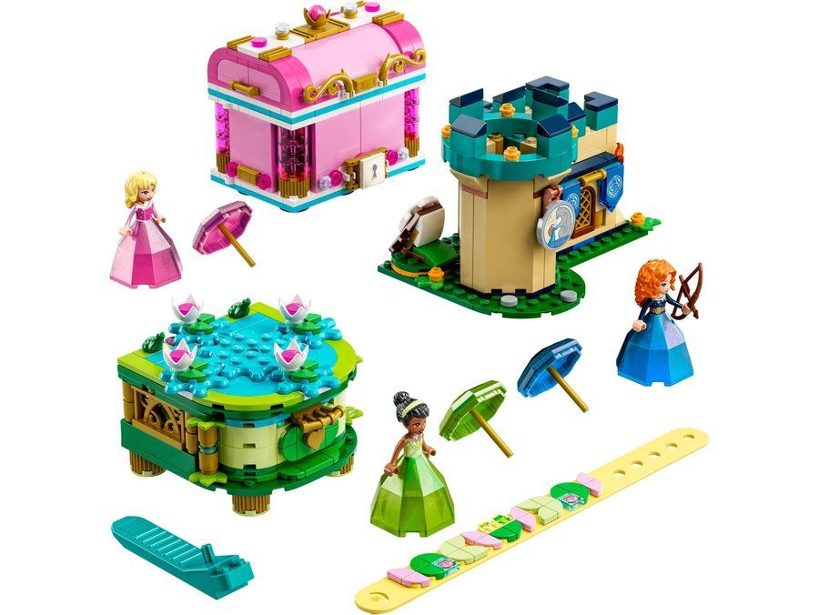 LEGO 43203 Aurora, Merida and Tiana's Enchanted Creations