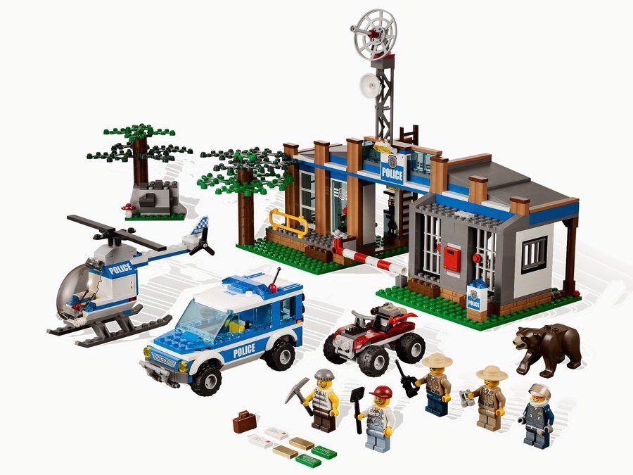 LEGO 4440 Forest Police Station