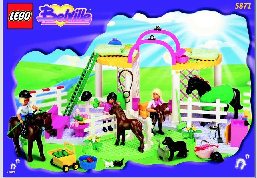 LEGO 5871 Riding Stables