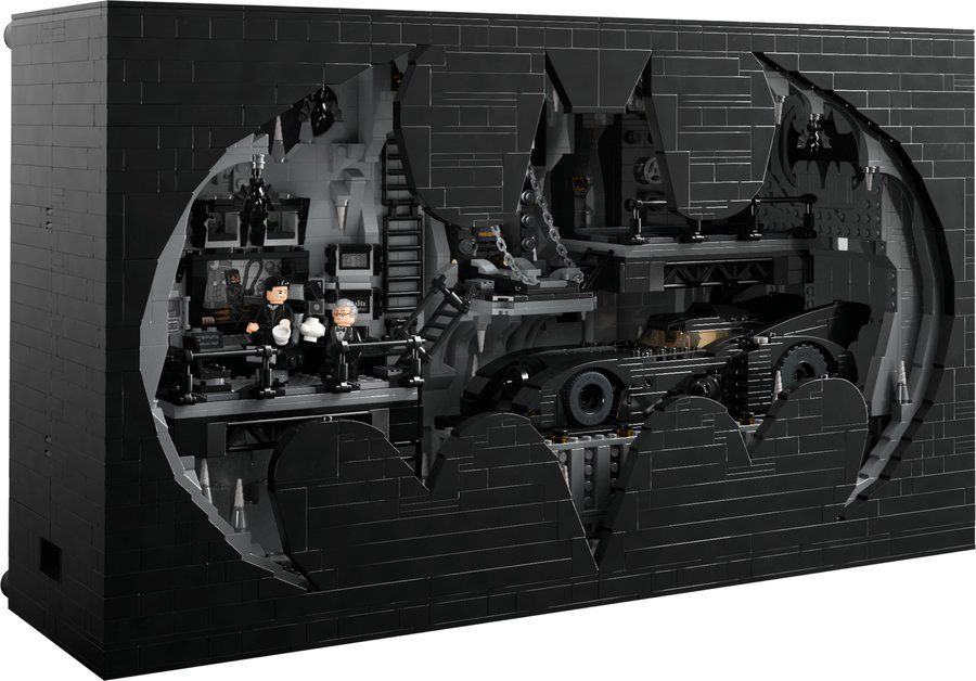 LEGO 76252 Batcave Shadowbox