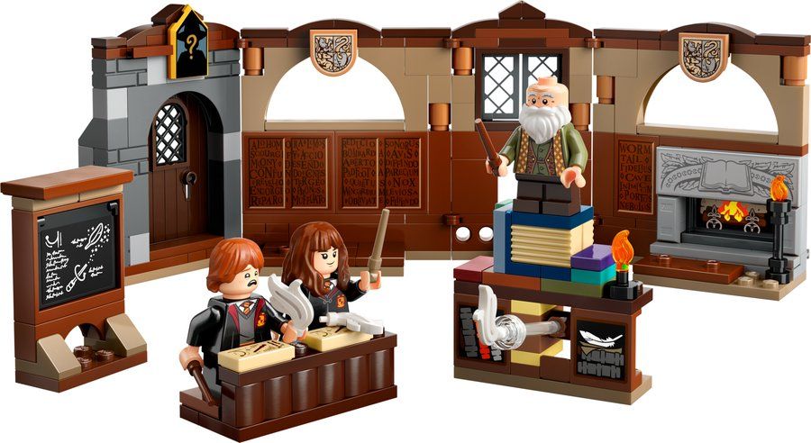 LEGO 76442 Hogwarts Castle: Charms Class