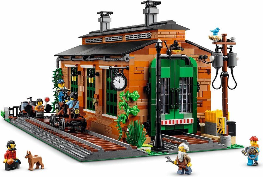 LEGO 910033 Old Train Engine Shed
